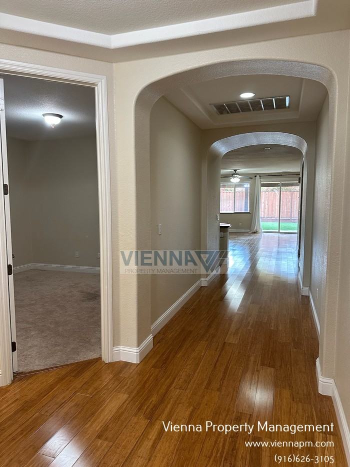 7208 Artisan Cir - Photo 2 of 25