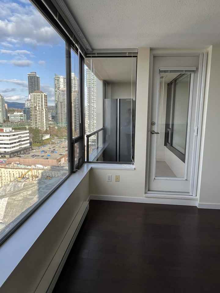 4118 Dawson Street - Photo 4 of 12