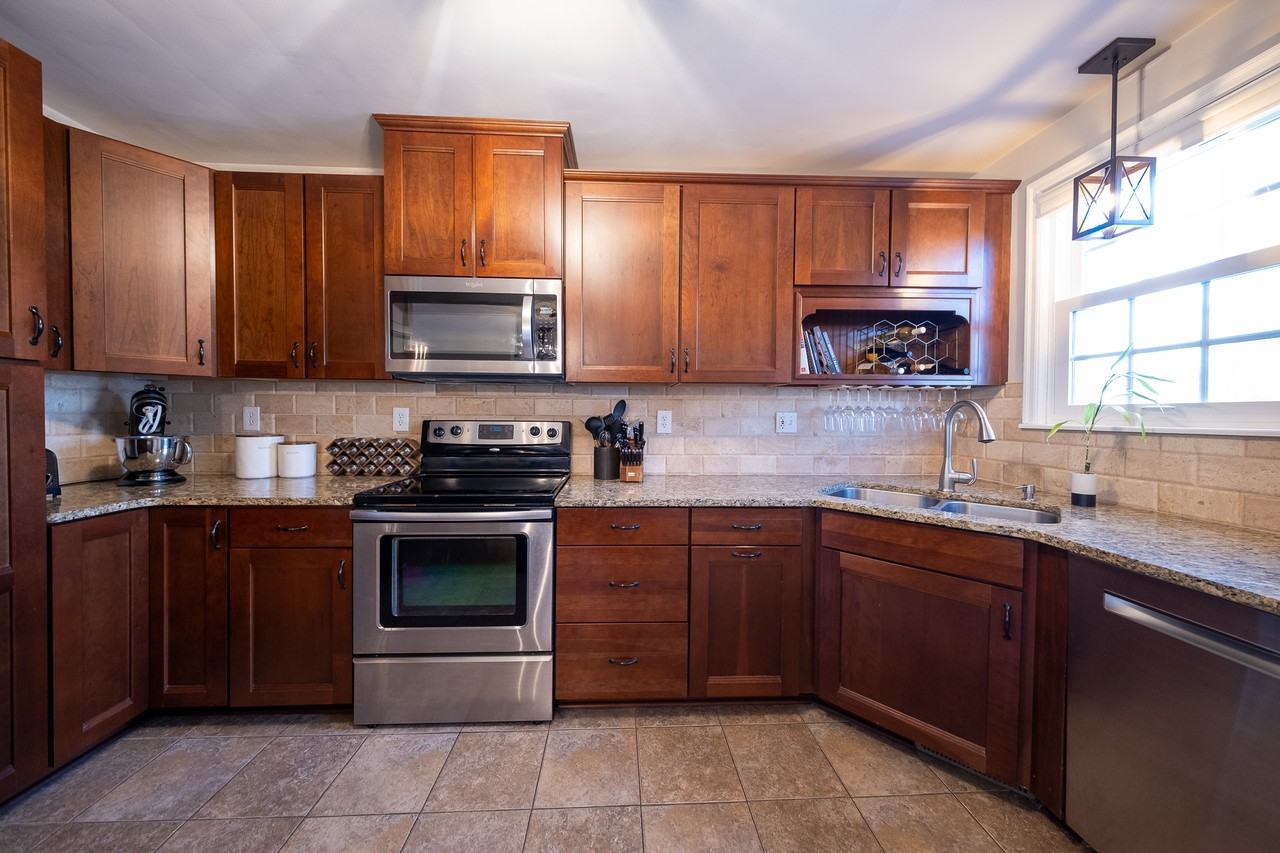 2626 Vincent Ave N #1 - Photo 4 of 36