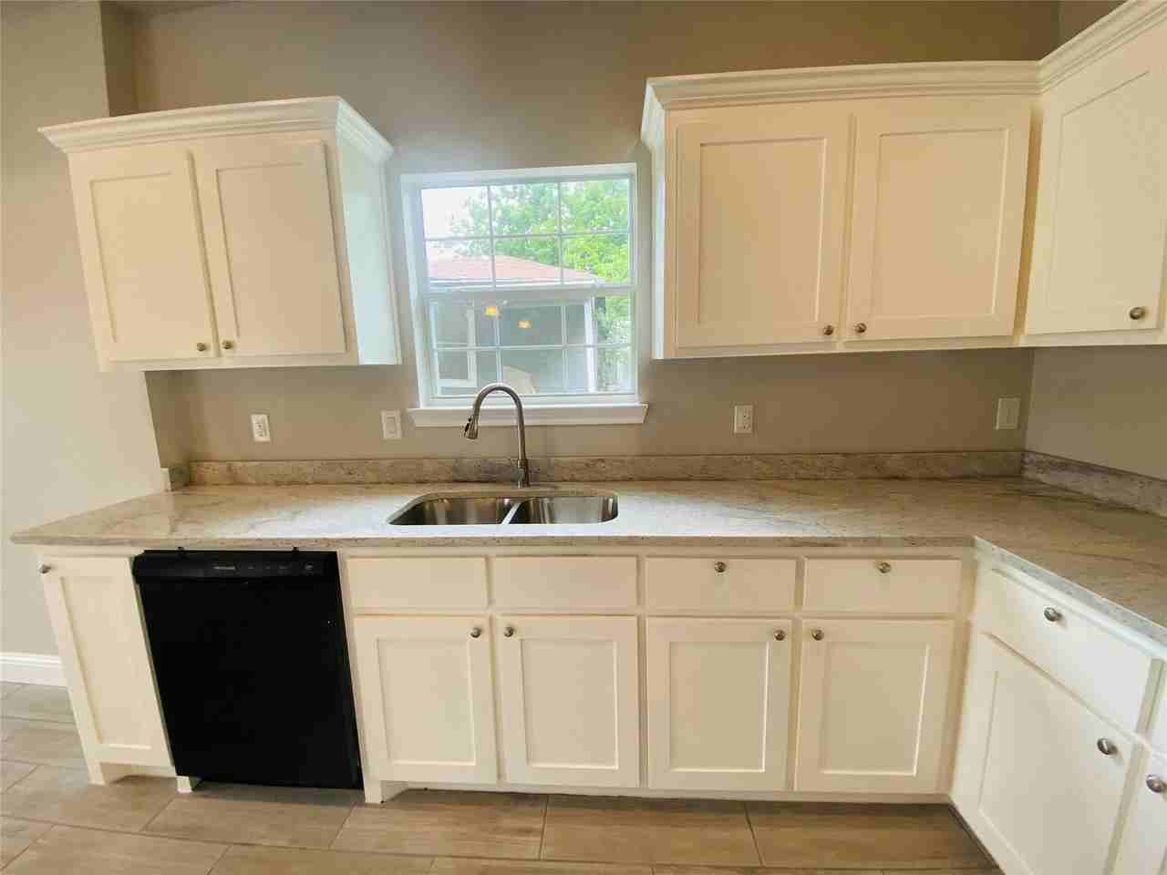 3614 Short St #1 - Photo 5 of 16