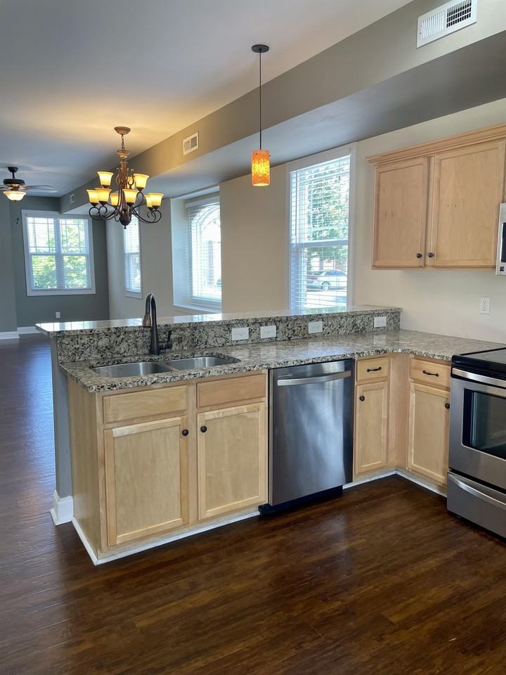 116 Capital St #1 - Photo 5 of 23