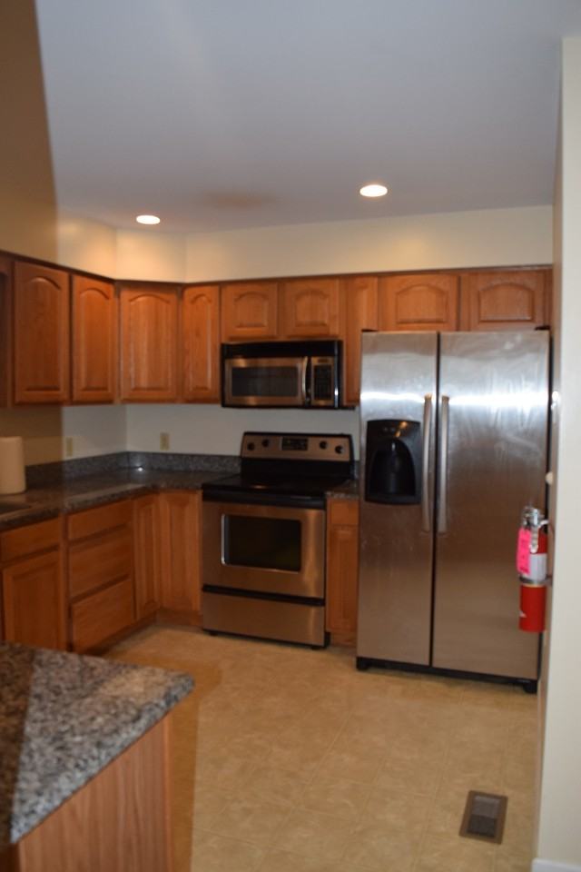 140 Kenley Ct #1 - Photo 5 of 26