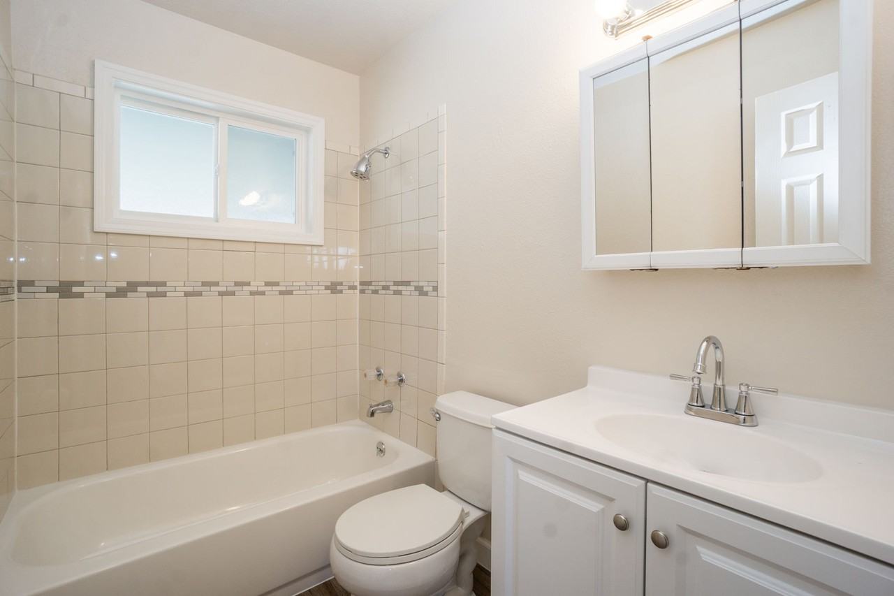 7028 Lipan St #1 - Photo 7 of 20