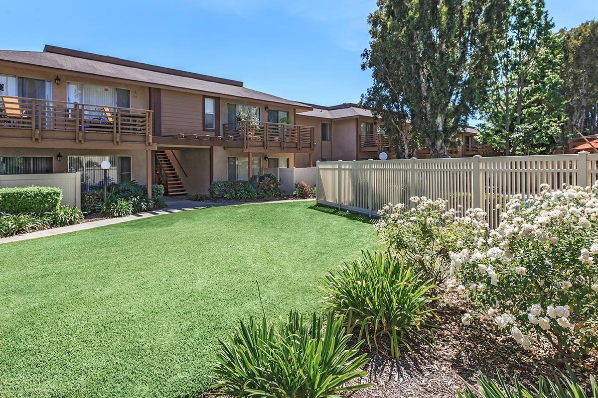 9802 Bloomfield Street - Photo 3 of 5