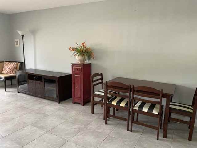 4 Ventnor Drive #4 - Photo 3 of 20