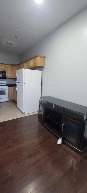 368 South Main Street - Photo 6 of 9