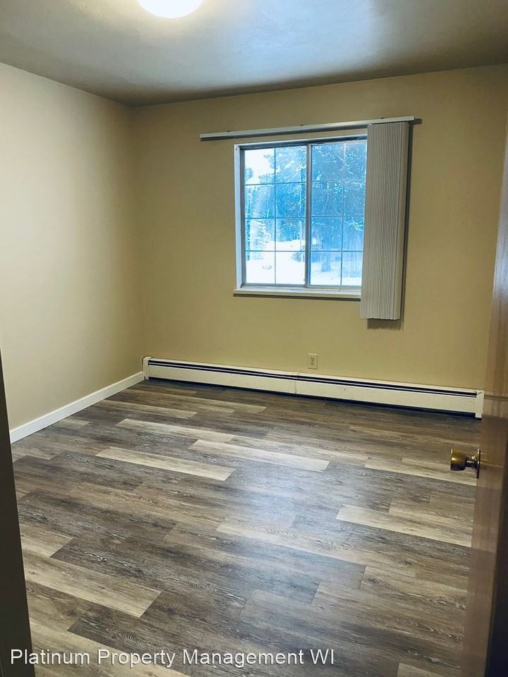 1601 E 10th Street - Photo 3 of 13