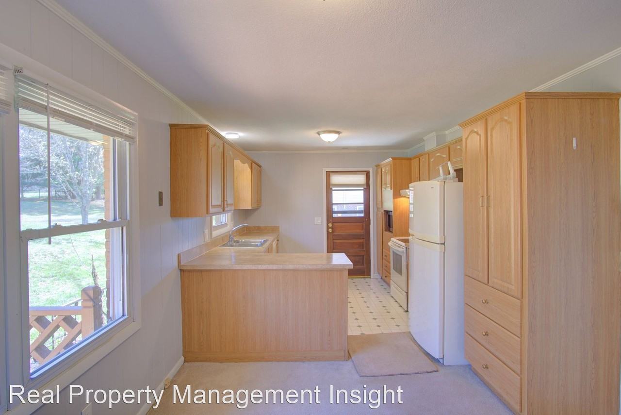 108 Maywood St - Photo 3 of 23