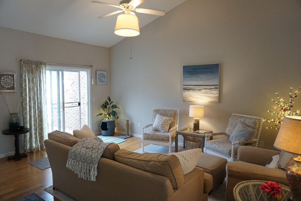 227 Hibiscus Way - Photo 2 of 16