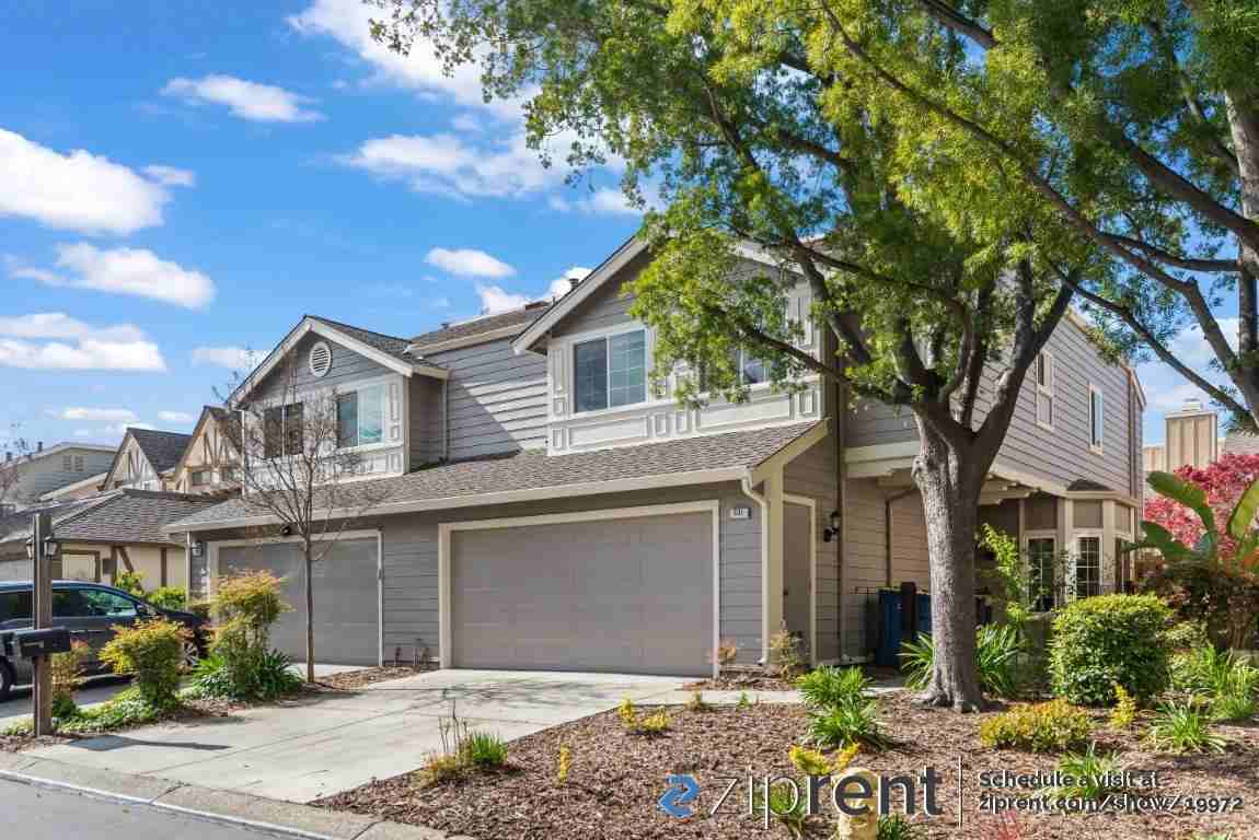 531 Folsom Cir - Photo 2 of 26