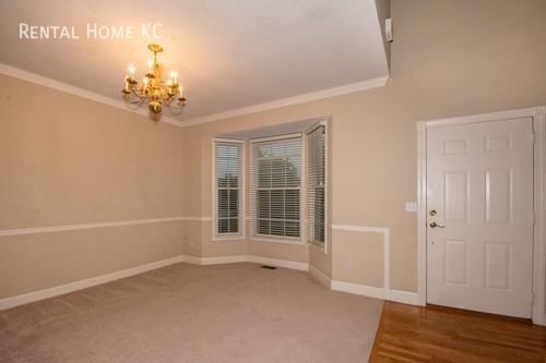 8216 W 127th Ter - Photo 3 of 28