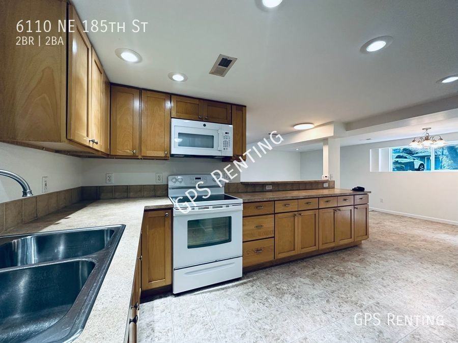 6110 Ne 185th St - Photo 2 of 14