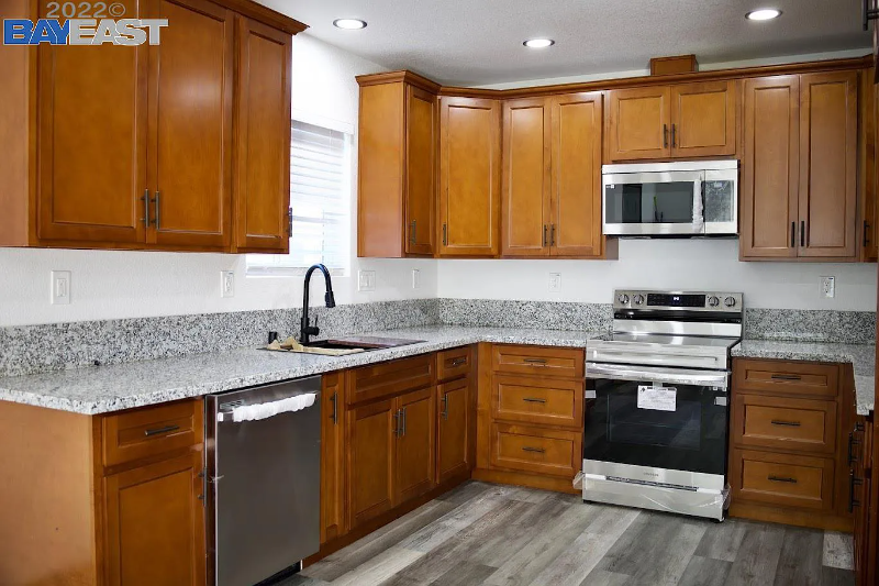 1687 10th Ave - Photo 3 of 8