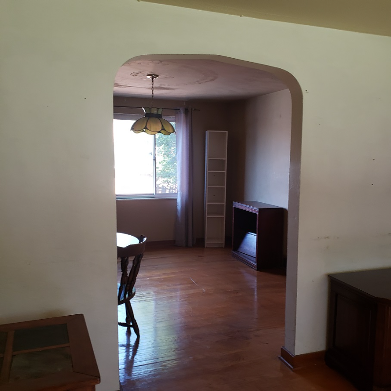 917 Cherokee St - Photo 2 of 3