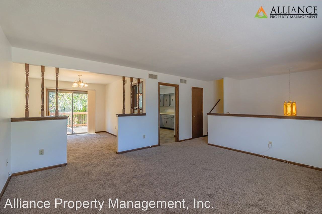 1311 Overlook Dr - Photo 2 of 46