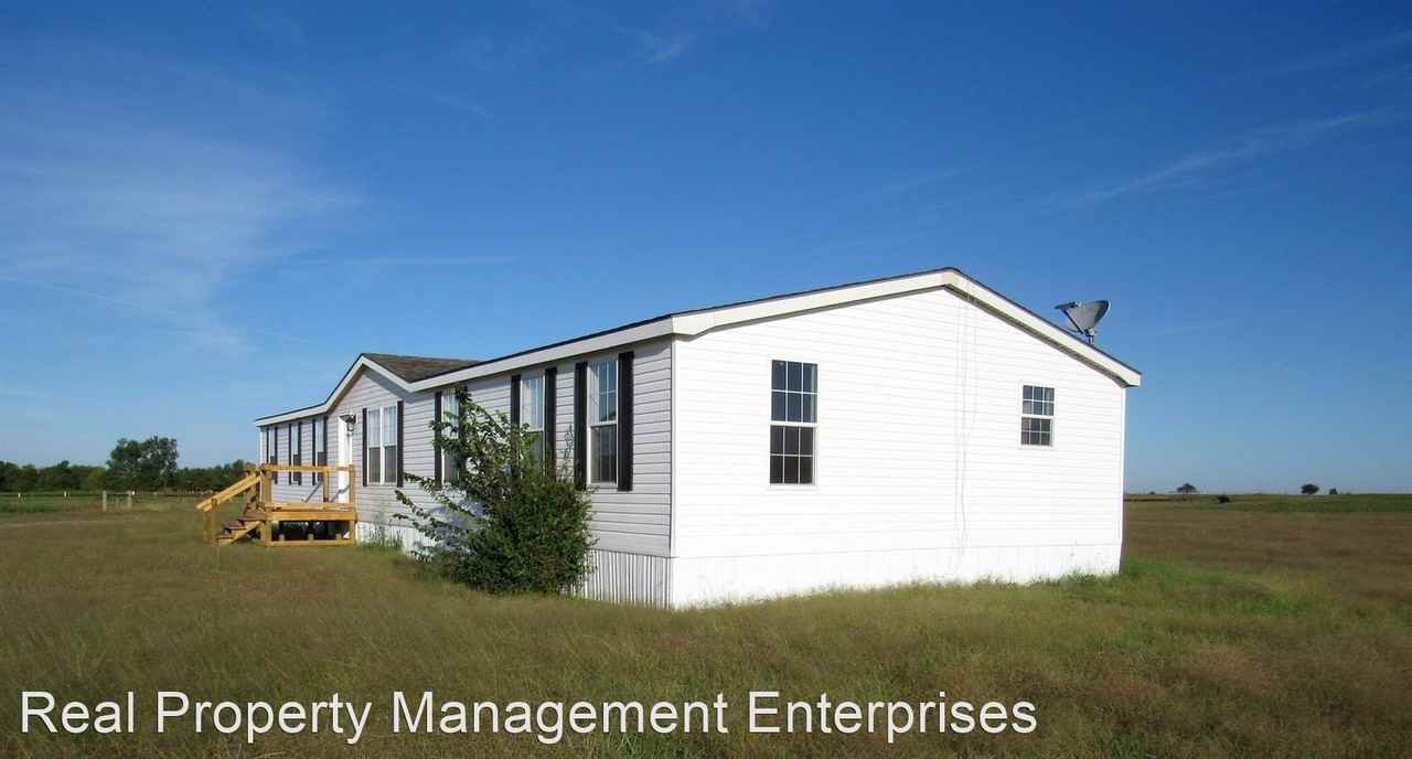 9400 W Camp Dr - Photo 2 of 8