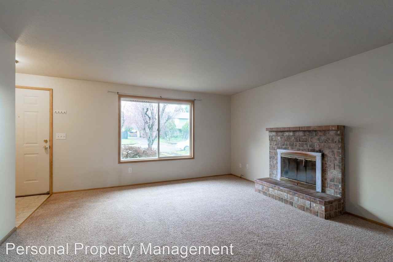 15905 Ne 76th St - Photo 2 of 16