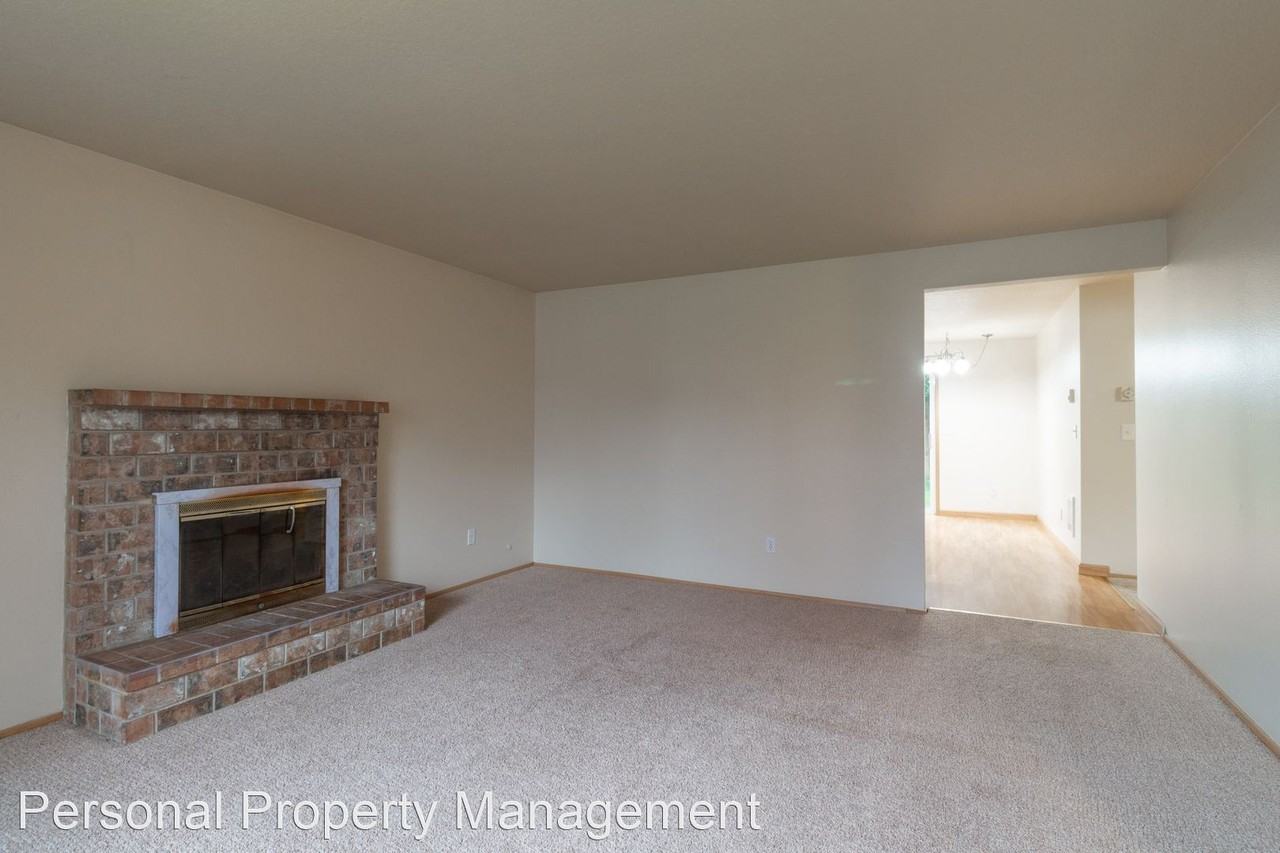 15905 Ne 76th St - Photo 3 of 16