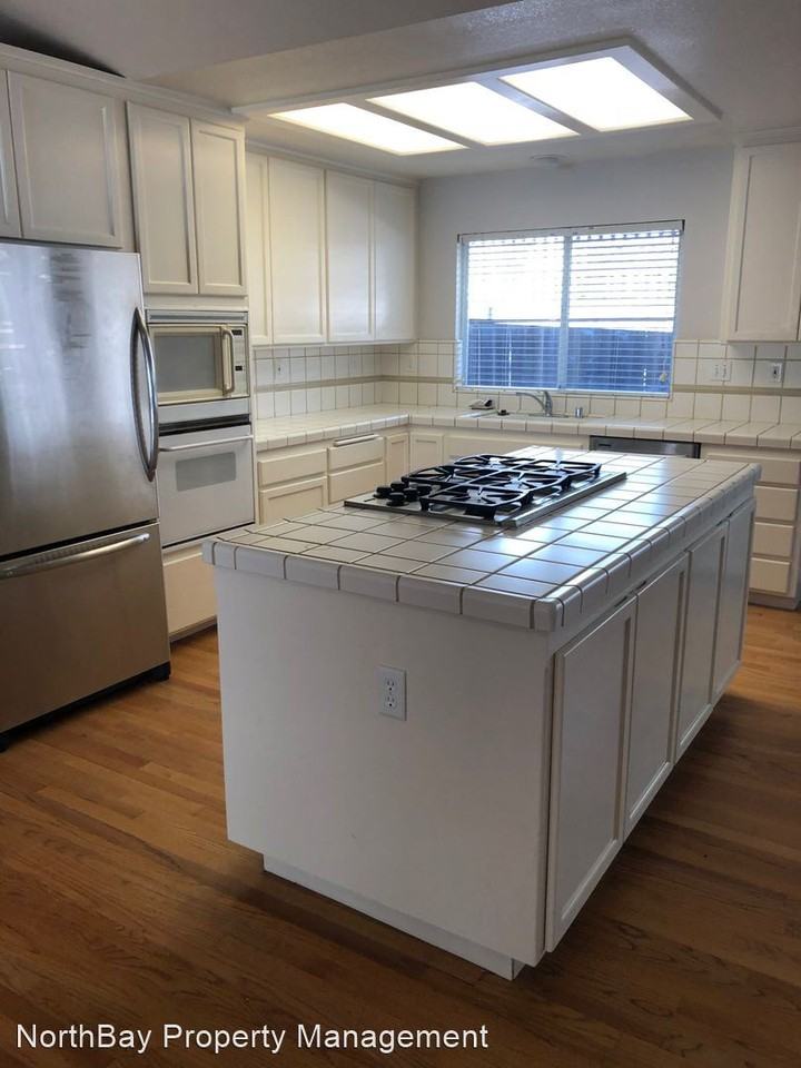 8241 Holly Ct - Photo 2 of 18