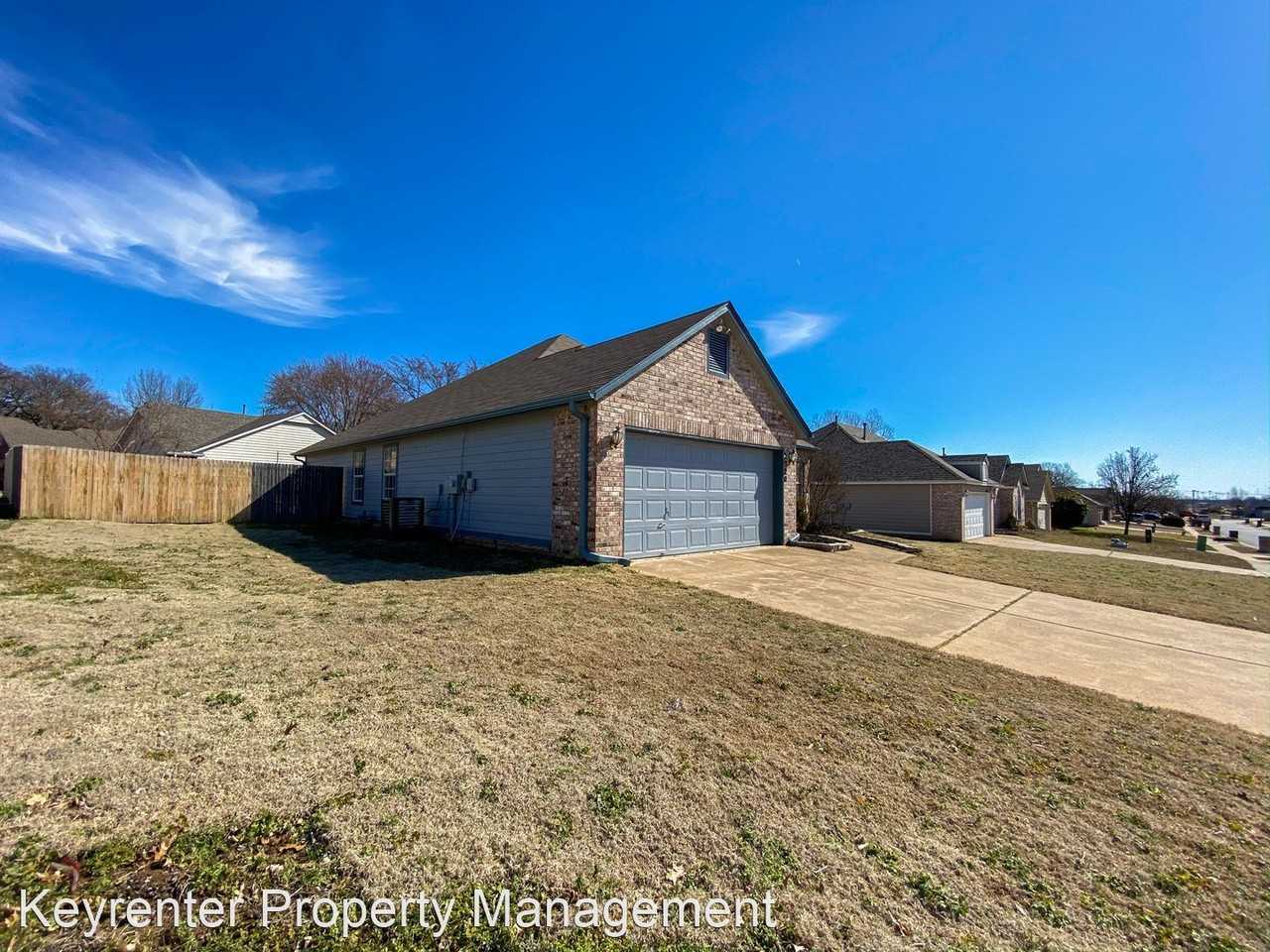 2320 W Mobile Pl - Photo 2 of 17