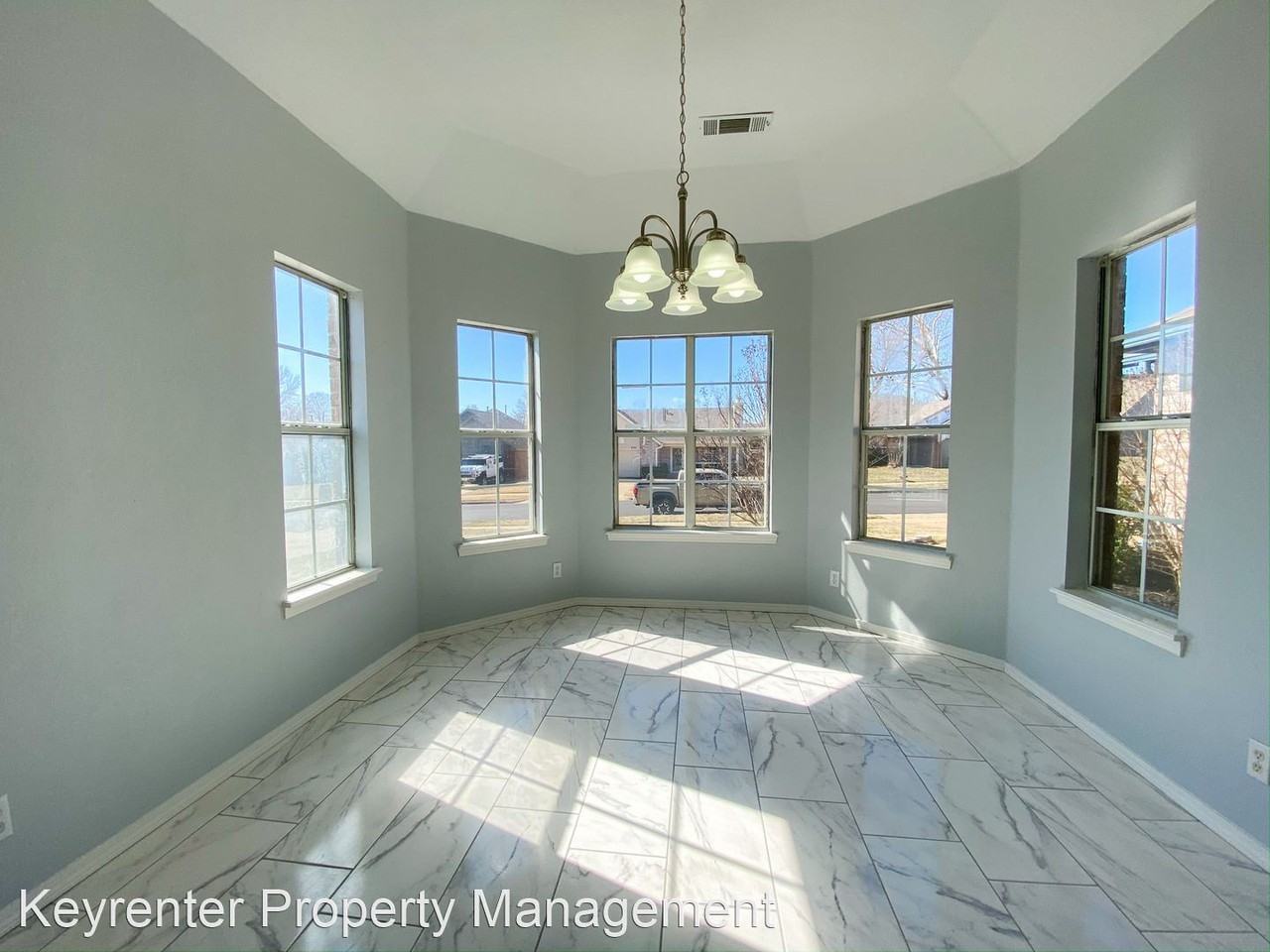 2320 W Mobile Pl - Photo 3 of 17