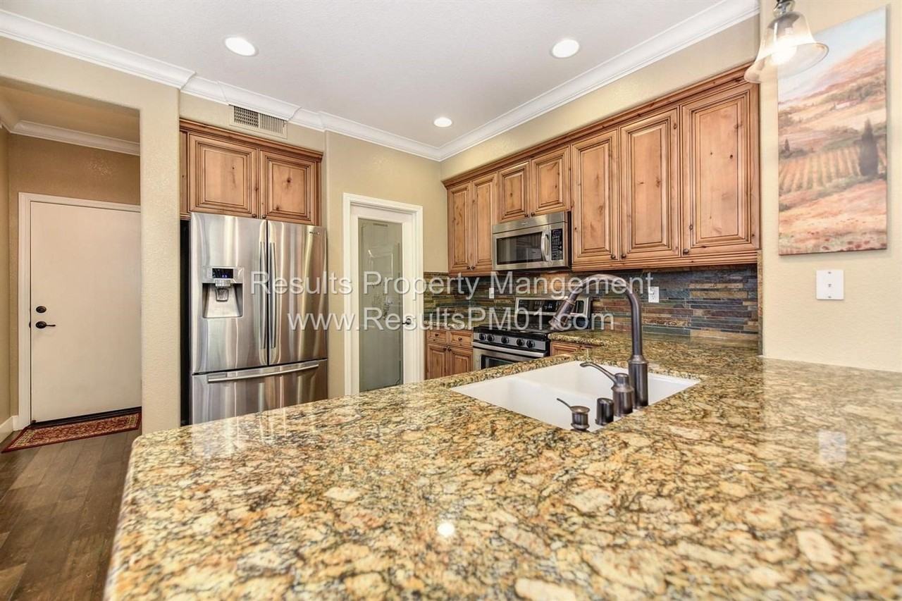 1500 Stroll Way - Photo 3 of 9