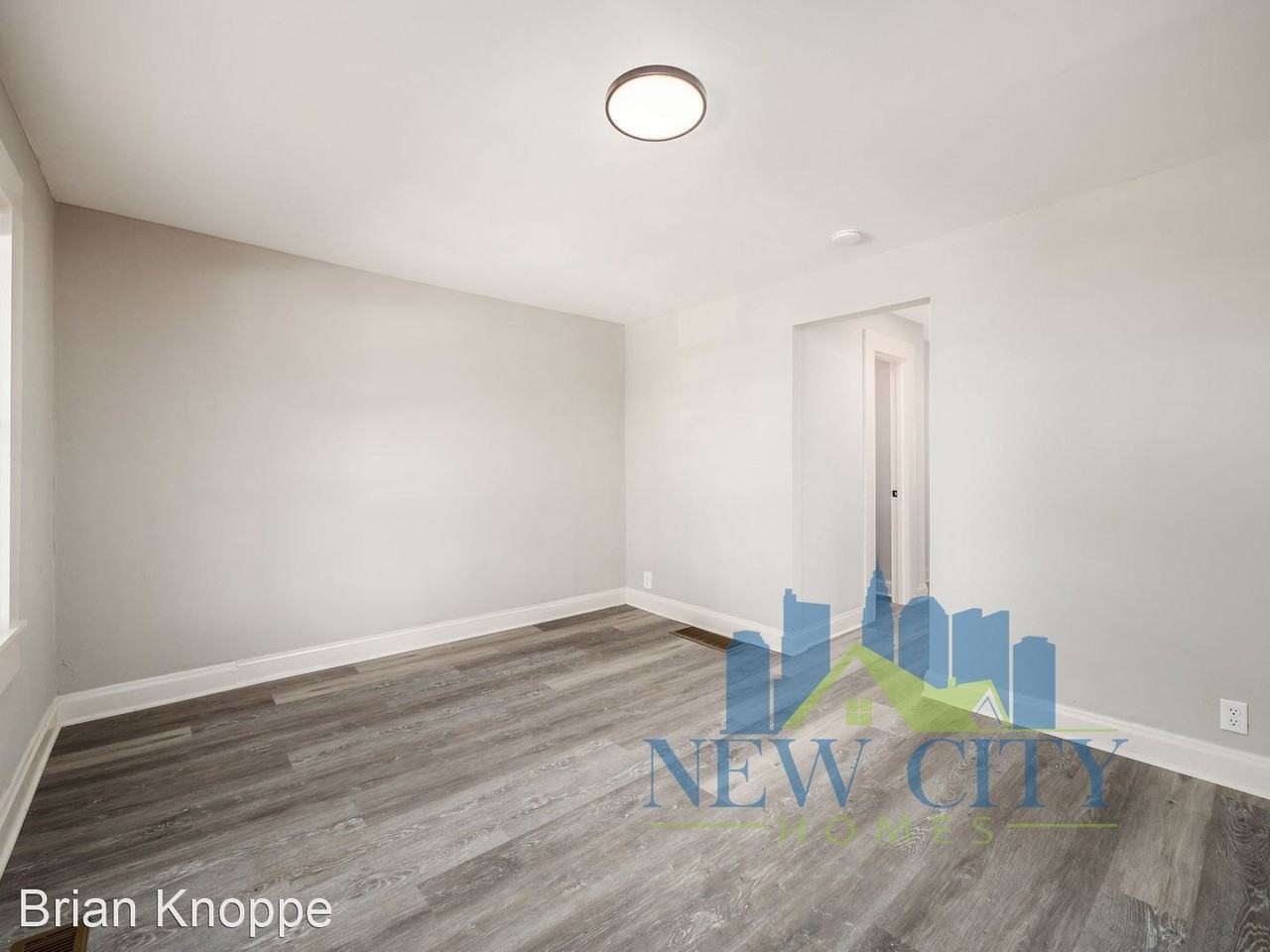 761 E Starr Ave - Photo 3 of 13