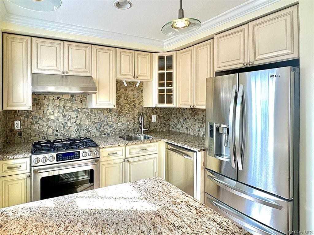 2932 Dudley Ave - Photo 2 of 14