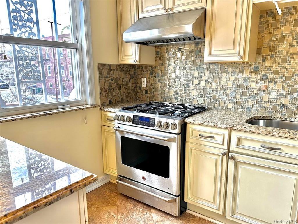 2932 Dudley Ave - Photo 3 of 14