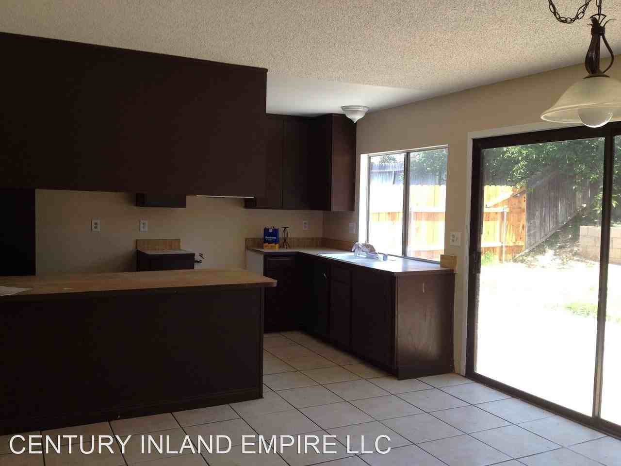 6926 Lincoln Ave - Photo 3 of 9