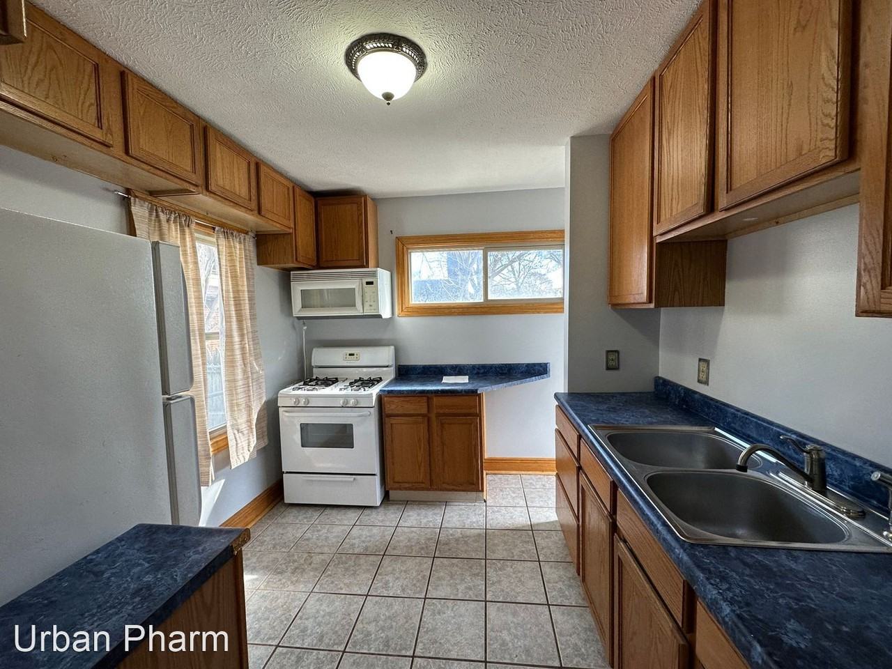 910 Union Ave Se - Photo 2 of 12