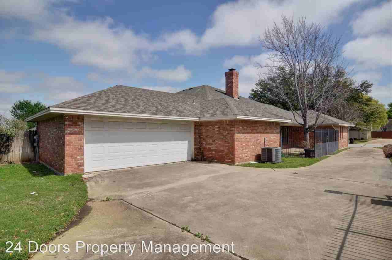 5114 Ledgestone Dr - Photo 3 of 26