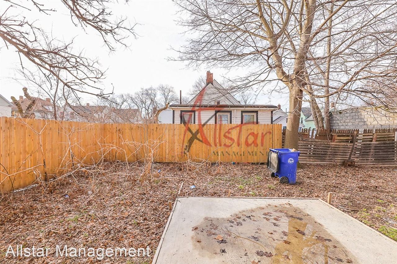 3235 Erin Ave - Photo 3 of 4