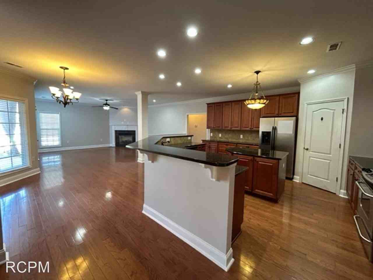 2246 Towne Park Dr Sw - Photo 3 of 36