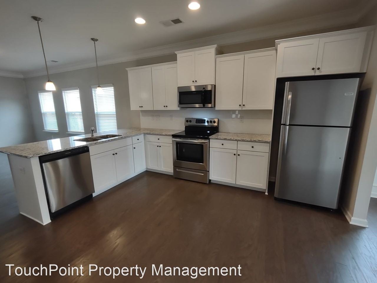 160 Kingston Dr - Photo 3 of 20