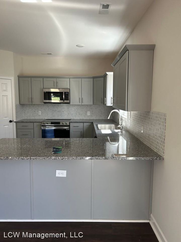 4830 Tiffany Ave - Photo 3 of 23