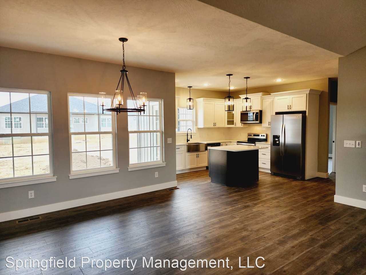 553 Delaware Ct - Photo 2 of 24