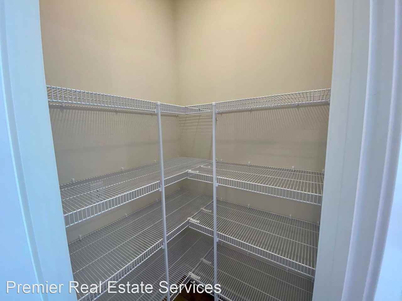 200 Ne 22nd Cir - Photo 2 of 15