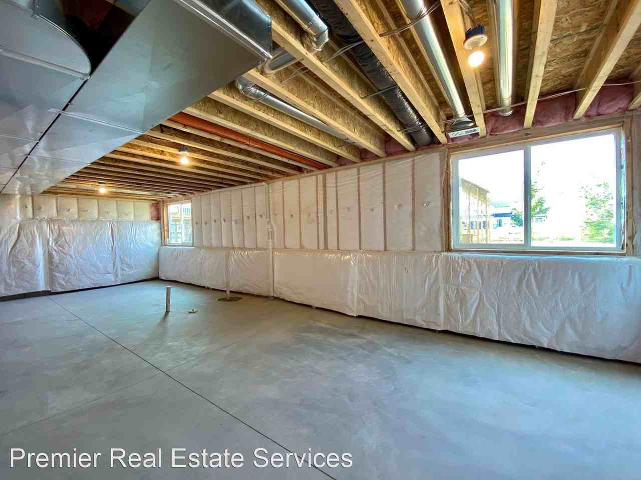 200 Ne 22nd Cir - Photo 3 of 15