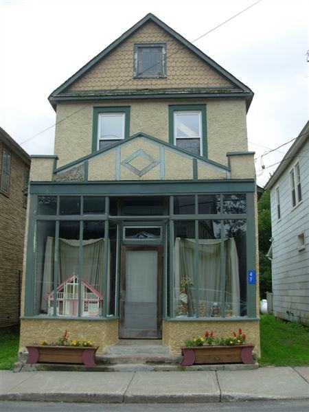 47 Main St - Photo 2 of 8