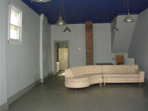 47 Main St - Photo 3 of 8