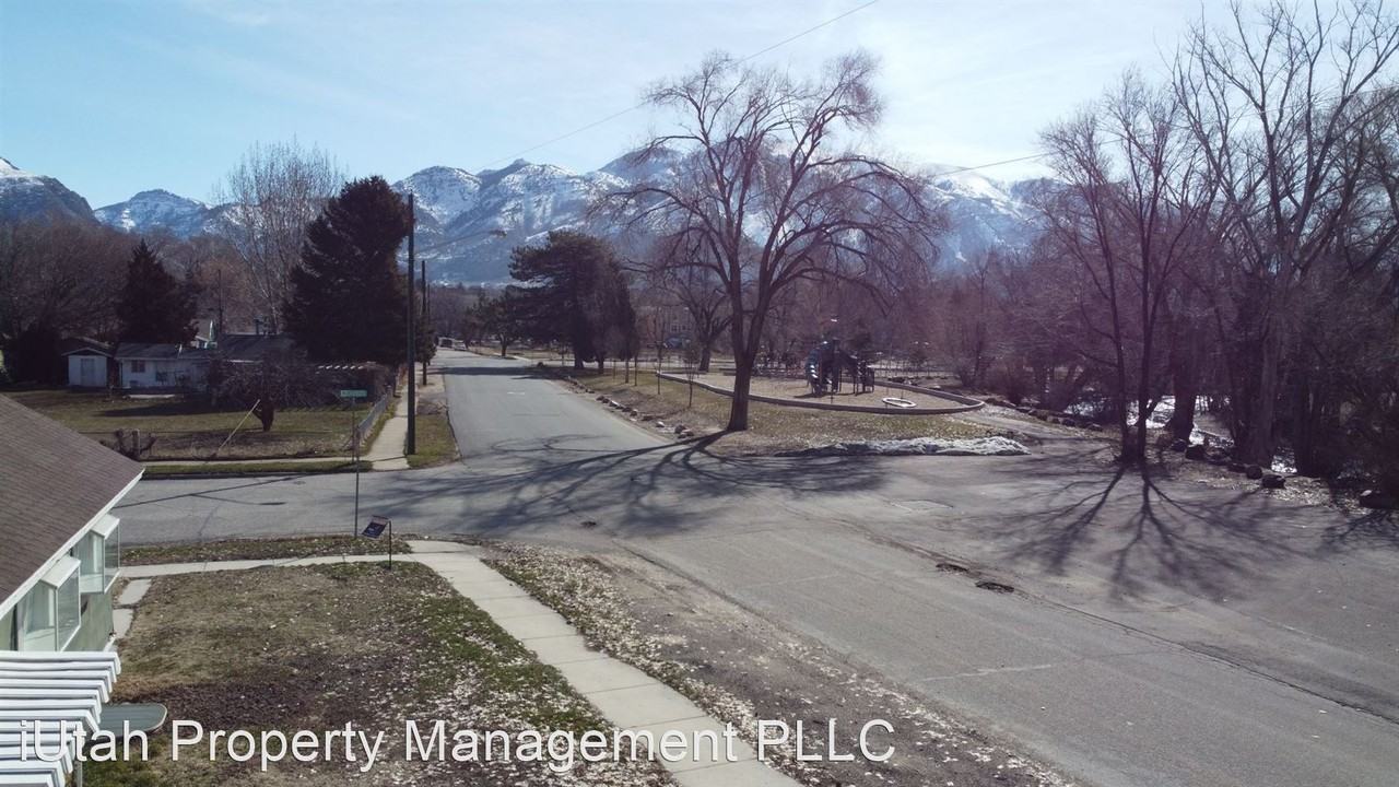 1771 Childs Ave - Photo 2 of 21