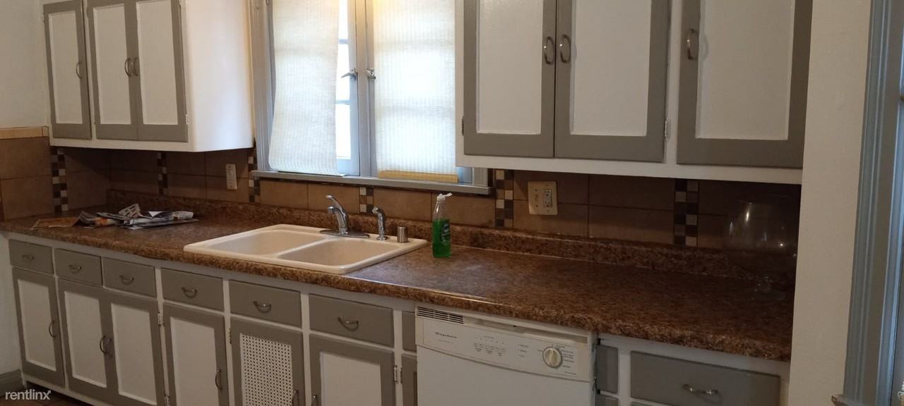 5857 N 37th St - Photo 2 of 10