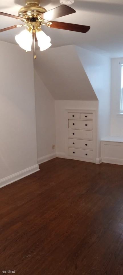 5857 N 37th St - Photo 3 of 10