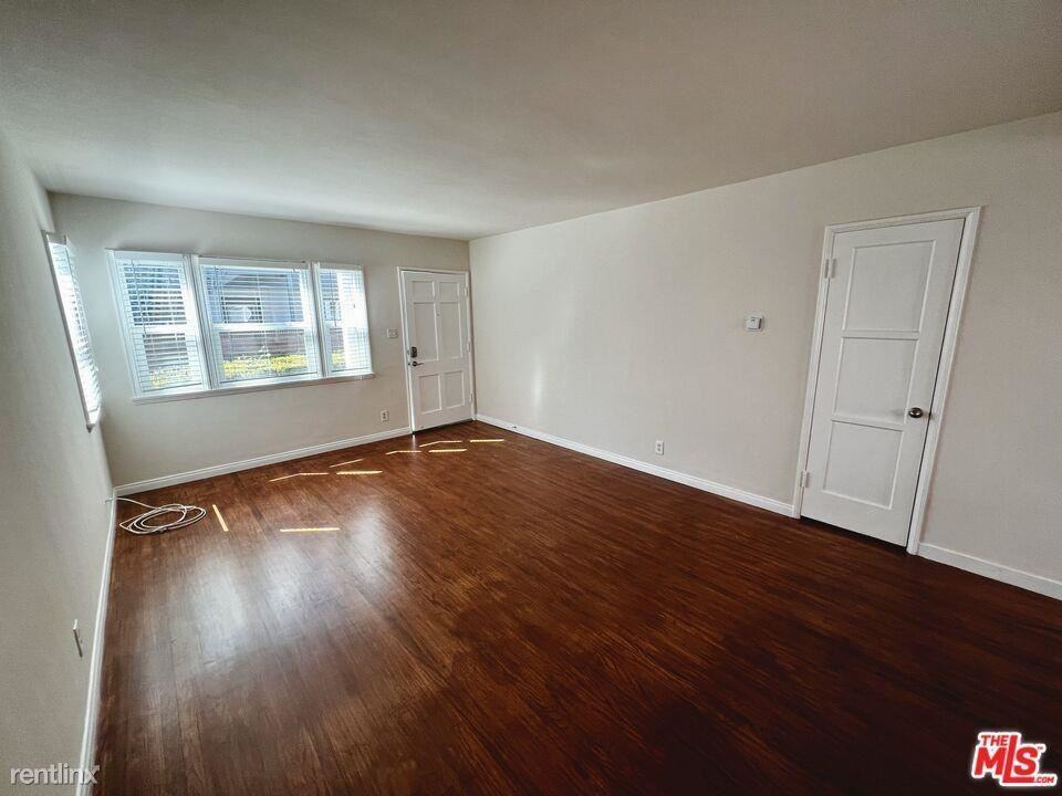 11516 Washington Pl #B - Photo 2 of 10