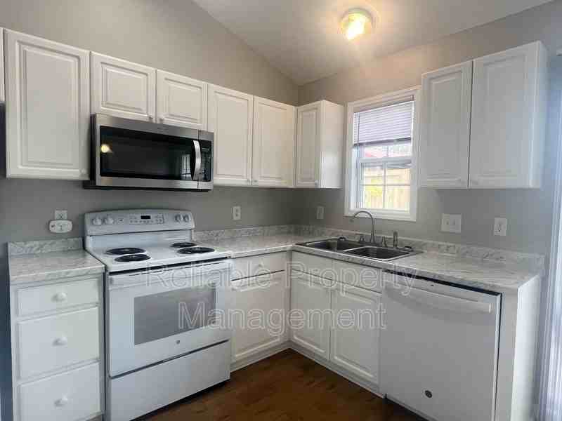 5152 Limewood St - Photo 4 of 13