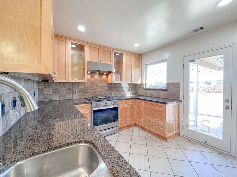 22422 Linda Dr - Photo 2 of 50