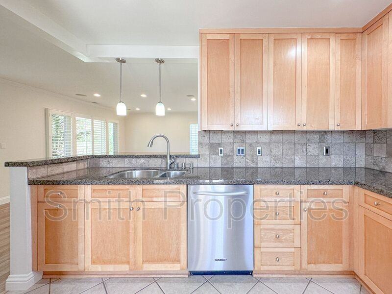 22422 Linda Dr - Photo 3 of 50