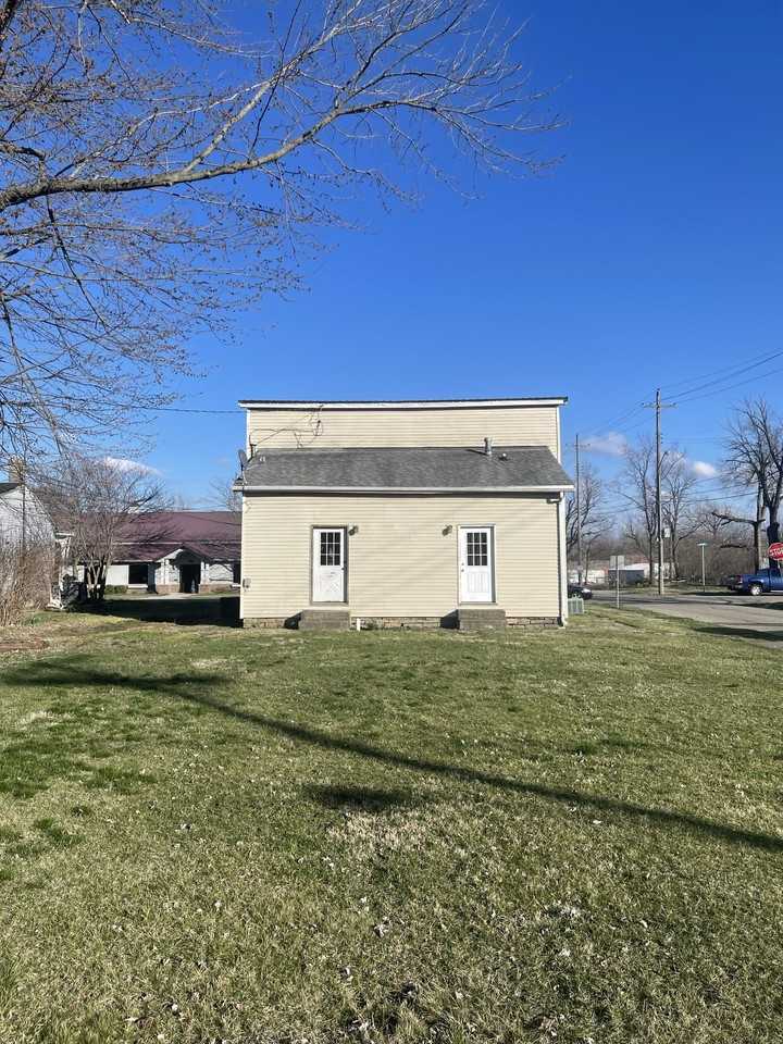 203 N Eastern Ave #205 - Photo 2 of 14