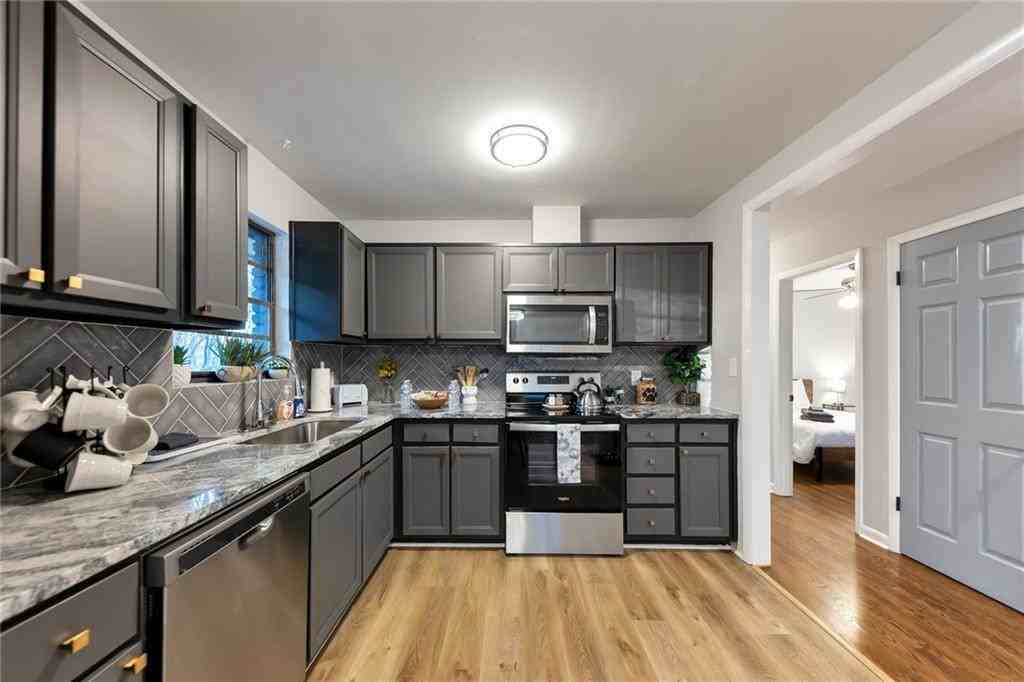 3390 Creek Valley Dr Se - Photo 4 of 30